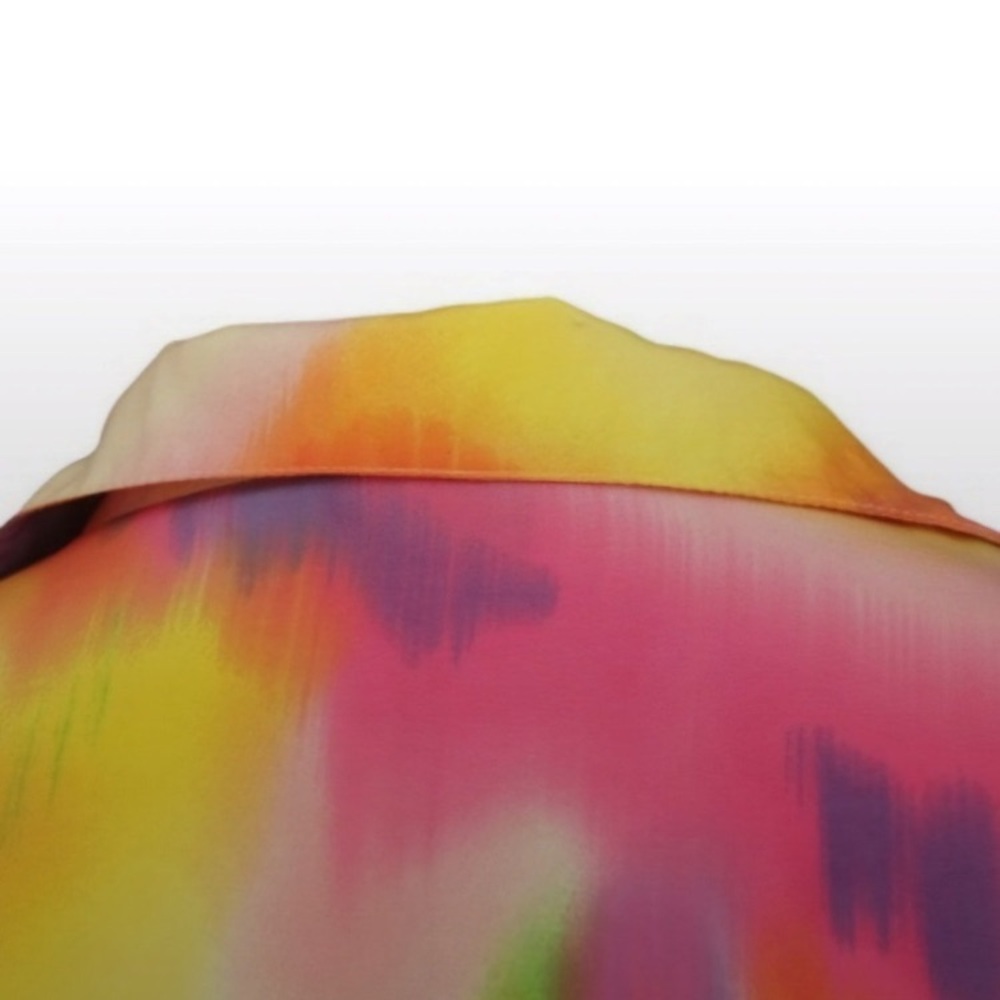 *Authentic* Fendi Blouse. Serial Number Attached. Please verify.👌 - Picture 8 of 10